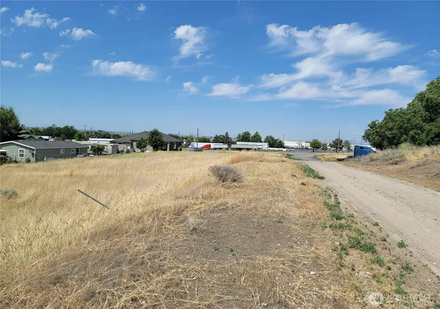 Photo 4 of Land for sale at 0 Parcel 060797000 Washington Ave S, Warden, WA 98857 | MLS# NWM2414130 | Listing updated on 2026-09-17