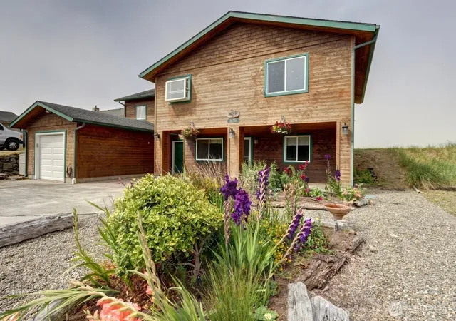 Photo 3 of Single family home for sale at 30715 G St, Ocean Park, WA 98640 | MLS# NWM2414631 | Listing updated on 2026-09-17