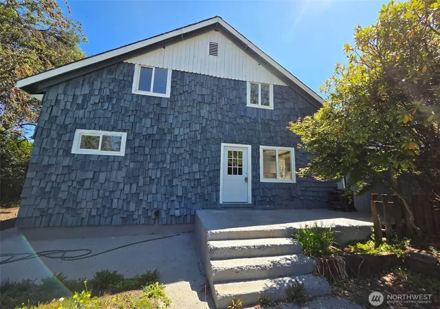 Photo 3 of Single family home for sale at 405 S 1st Street, Mc Cleary, WA 98557 | MLS# NWM2414670 | Listing updated on 2026-09-17