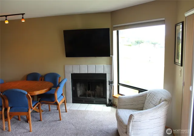 Photo 3 of House for sale at 100 Lake Chelan Shrs Dr #17-4C, Chelan, WA 98816 | MLS# NWM2420687 | Listing updated on 2026-09-29