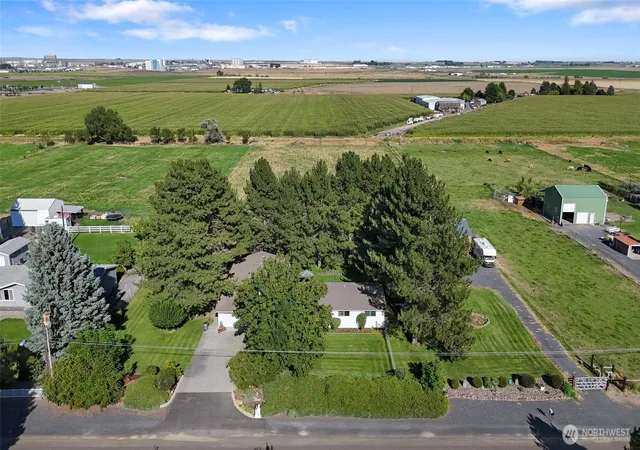 Photo 1 of Single family home for sale at 2299 Admiral Rd Ne, Moses Lake, WA 98837 | MLS# NWM2422030 | Listing updated on 2026-09-17