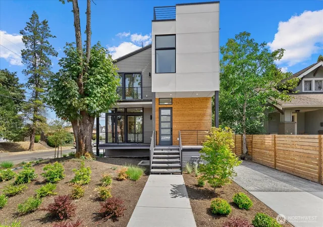 Photo 2 of Single family home for sale at 128 24th Avenue, Seattle, WA 98122 | MLS# NWM2422215 | Listing updated on 2026-09-30