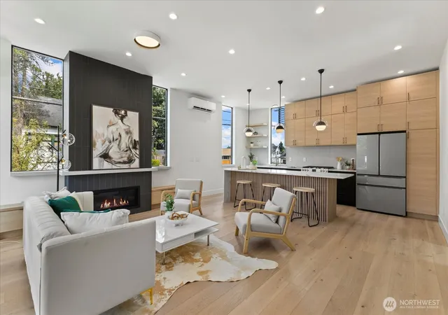 Photo 3 of Single family home for sale at 128 24th Avenue, Seattle, WA 98122 | MLS# NWM2422215 | Listing updated on 2026-09-30