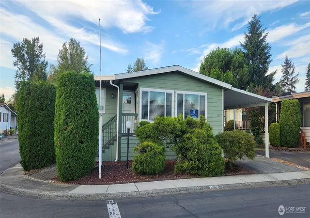 Photo 3 of Manufactured home for sale at 11436 Se 208th Street #153, Kent, WA 98031 | MLS# NWM2422268 | Listing updated on 2026-10-01