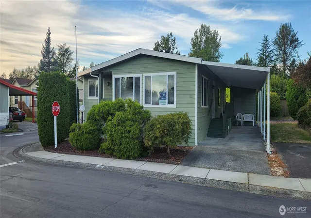 Photo 3 of Manufactured home for sale at 11436 SE 208th Street #153, Kent, WA 98031 | MLS# NWM2422268 | Listing updated on 2026-10-01