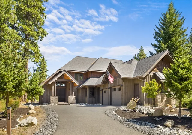 Photo 3 of Single family home for sale at 1060 Spragger Way, Cle Elum, WA 98922 | MLS# NWM2423446 | Listing updated on 2026-09-17