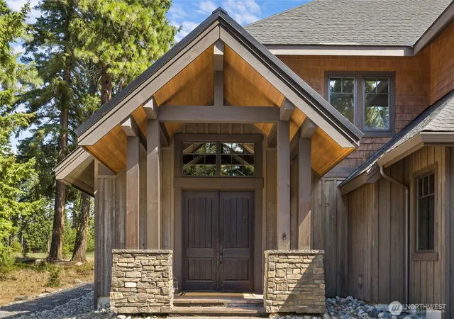 Photo 4 of Single family home for sale at 1060 Spragger Way, Cle Elum, WA 98922 | MLS# NWM2423446 | Listing updated on 2026-09-17