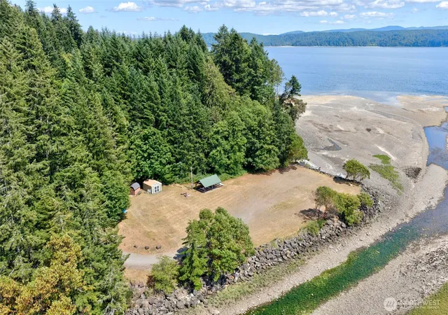 Photo 3 of Manufactured home for sale at 31 Hood Pl, Brinnon, WA 98320 | MLS# NWM2423454 | Listing updated on 2026-09-17