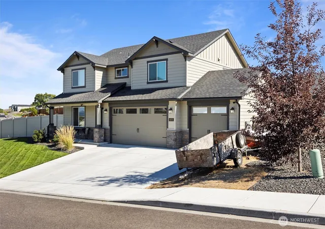 Photo 3 of Single family home for sale at 4019 Queen St, West Richland, WA 99353 | MLS# NWM2424909 | Listing updated on 2026-09-25