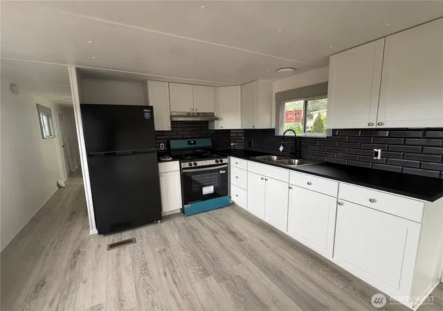 Photo 3 of Manufactured home for sale at 8484 Alder Way, Blaine, WA 98230 | MLS# NWM2425120 | Listing updated on 2026-09-17