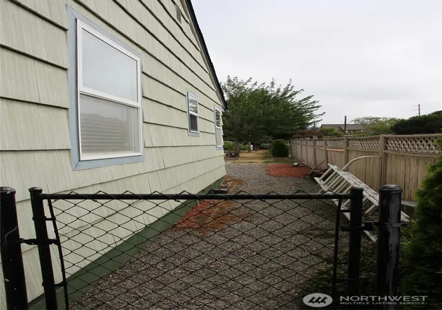 Photo 3 of Single family home for sale at 6439 S Clement Ave, Tacoma, WA 98409 | MLS# NWM2427875 | Listing updated on 2026-09-17