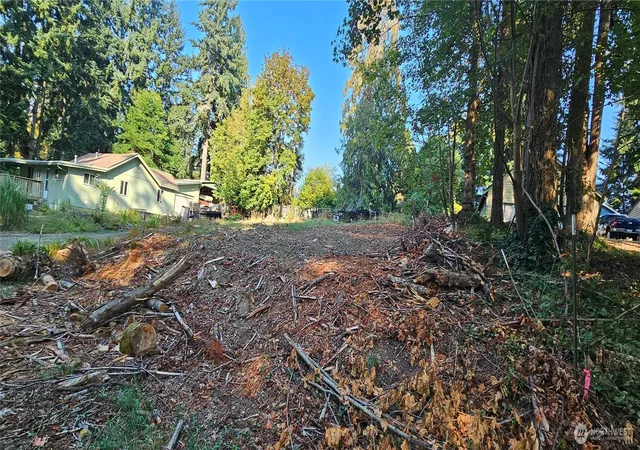 Photo 4 of Single family home for sale at 1124 Pear St NE, Olympia, WA 98506 | MLS# NWM2431858 | Listing updated on 2026-09-17