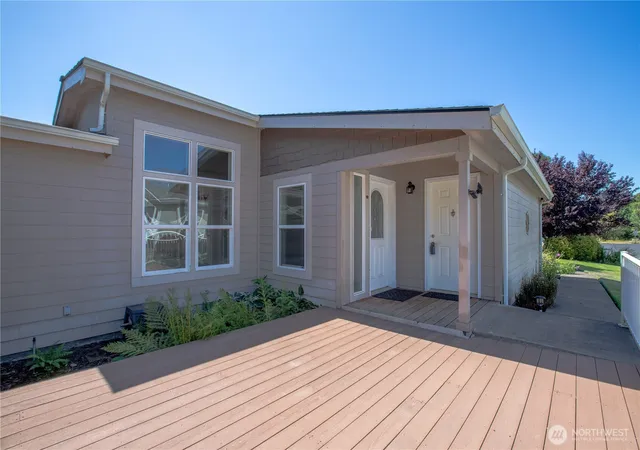 Photo 2 of Manufactured home for sale at 3504 Meadowbrook Ln Se, Lacey, WA 98503 | MLS# NWM2433054 | Listing updated on 2026-09-17