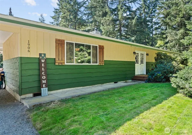 Photo 3 of Single family home for sale at 1906 164th Street S, Spanaway, WA 98387 | MLS# NWM2434585 | Listing updated on 2026-09-17