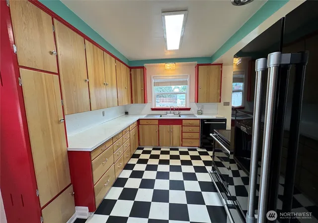 Photo 4 of Sale Pending at 317 Ash St S, Omak, WA 98841 | MLS# NWM2434676 | Listing updated on 2026-09-21