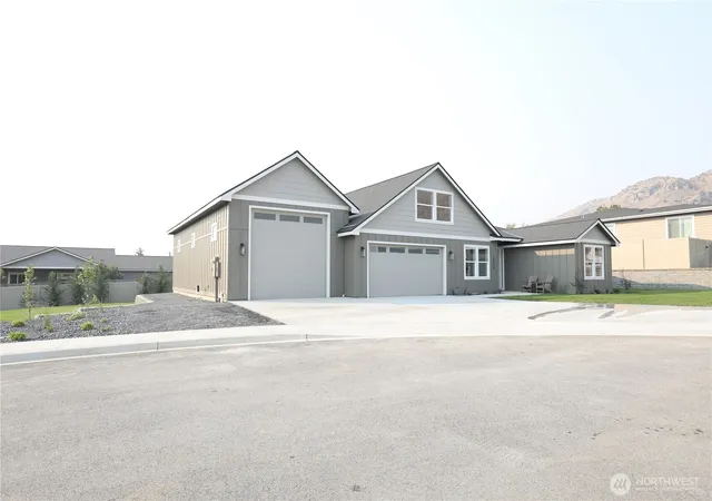 Photo 3 of Single family home for sale at 15009 Allison Pl, Entiat, WA 98822 | MLS# NWM2435414 | Listing updated on 2026-09-29