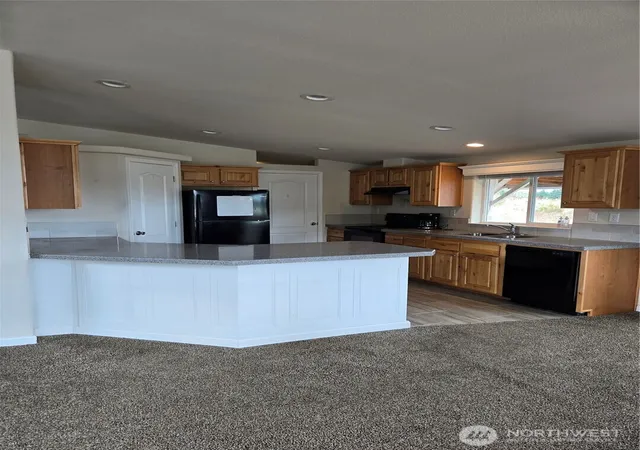 Photo 3 of Manufactured home for sale at 284 W Hale Rd, Winlock, WA 98596 | MLS# NWM2435658 | Listing updated on 2026-09-17