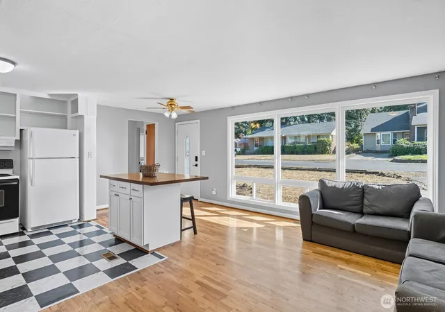 Photo 3 of Single family home for sale at 1492 Sw Kelly Ave, Chehalis, WA 98532 | MLS# NWM2436150 | Listing updated on 2026-09-25
