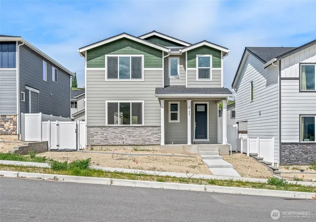 Photo 1 of Sale Pending at 2122 Plumridge Ct, Wenatchee, WA 98801 | MLS# NWM2436304 | Listing updated on 2026-10-01