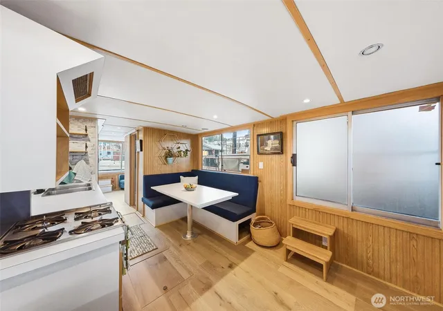 Photo 4 of Single family home for sale at 2401 N Northlake Way, Seattle, WA 98103 | MLS# NWM2436655 | Listing updated on 2026-09-17