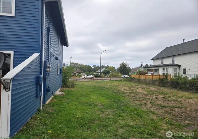 Photo 2 of Land for sale at 1409 E Marine View Dr, Everett, WA 98201 | MLS# NWM2437061 | Listing updated on 2026-09-17