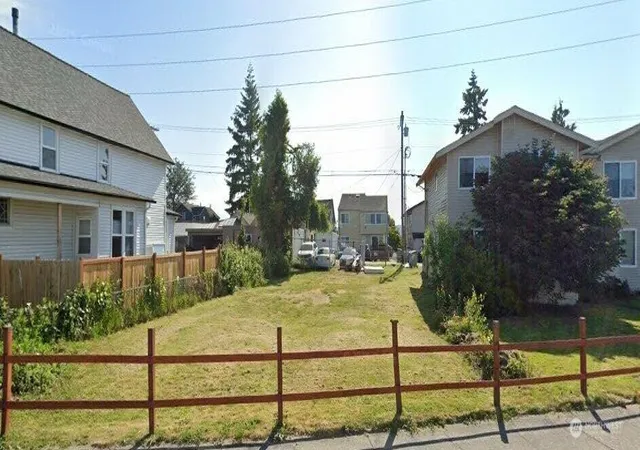 Photo 3 of Land for sale at 1409 E Marine View Dr, Everett, WA 98201 | MLS# NWM2437061 | Listing updated on 2026-09-17