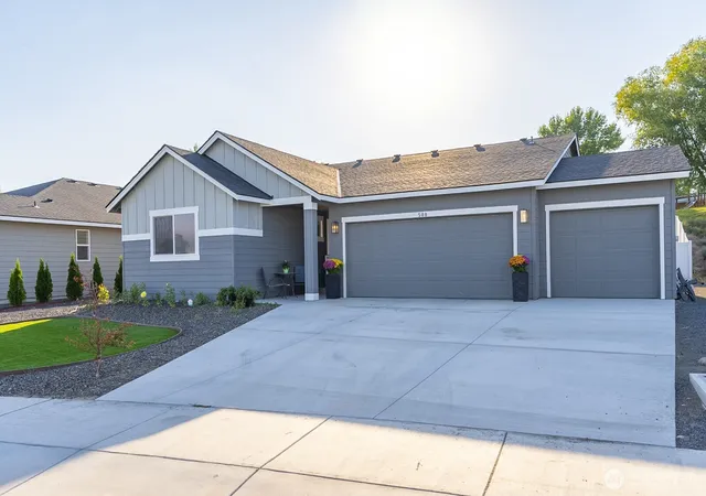 Photo 3 of Single family home for sale at 508 N Bufflehead Blvd, Moses Lake, WA 98837 | MLS# NWM2437868 | Listing updated on 2026-10-07