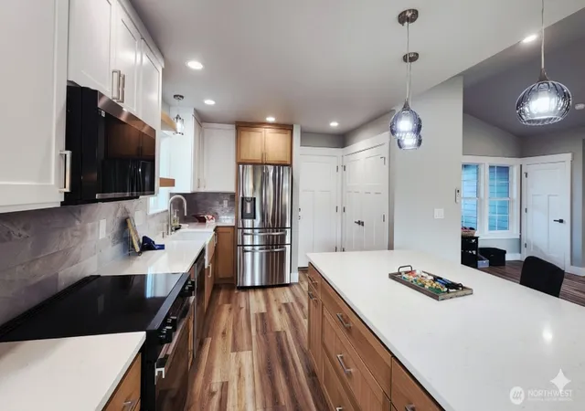 Photo 3 of Sale Pending at 337 Mount Olympus Ave SE, Ocean Shores, WA 98569 | MLS# NWM2438587 | Listing updated on 2026-09-30