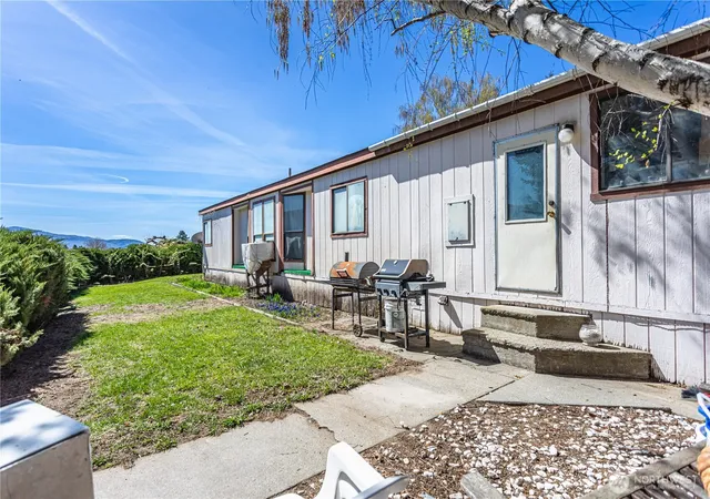 Photo 3 of Manufactured home for sale at 1096 Highway 7, Tonasket, WA 98855 | MLS# NWM2439613 | Listing updated on 2026-10-01
