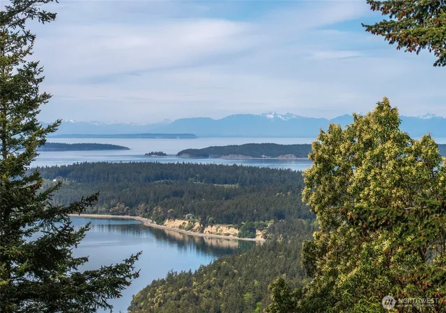 Photo 2 of Single family home for sale at 121 Switchback Rd, Eastsound, WA 98245 | MLS# NWM2440278 | Listing updated on 2026-09-17