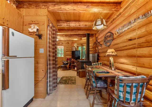Photo 4 of Single family home for sale at 26 Mercer Rd, Mazama, WA 98833 | MLS# NWM2440284 | Listing updated on 2026-09-29