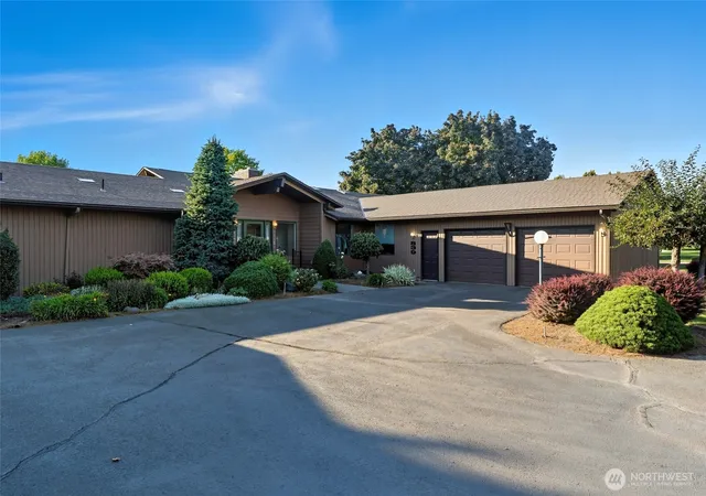 Photo 2 of Condo for sale at 839 Country Clb Rd, Walla Walla, WA 99362 | MLS# NWM2440859 | Listing updated on 2026-09-17
