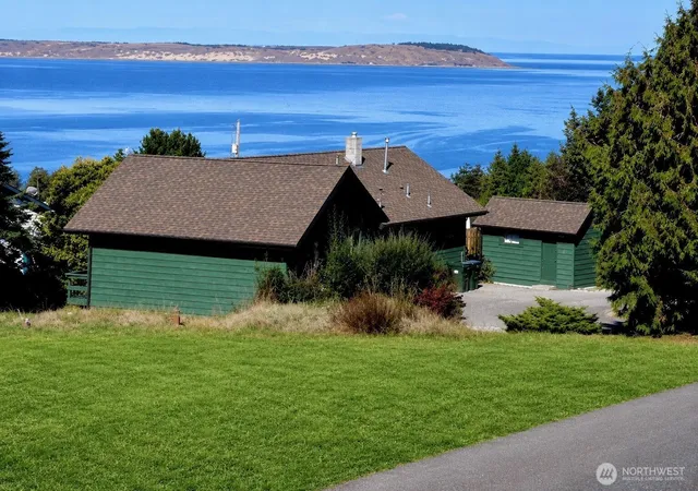 Photo 1 of Single family home for sale at 30 Maple Dr, Port Townsend, WA 98368 | MLS# NWM2441394 | Listing updated on 2026-09-17