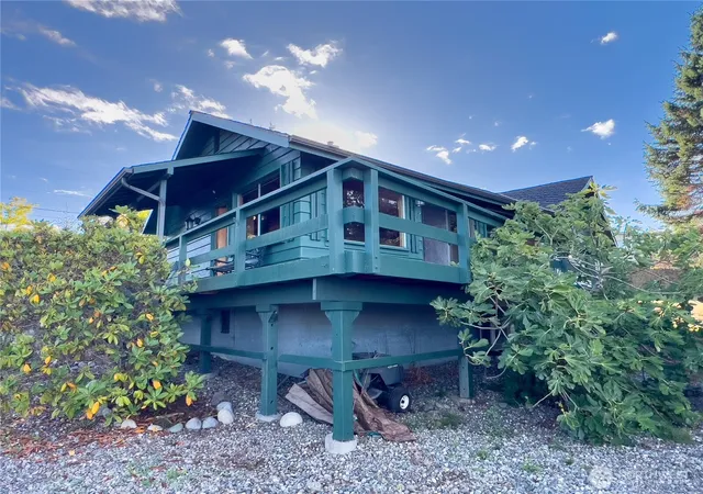 Photo 2 of Single family home for sale at 30 Maple Dr, Port Townsend, WA 98368 | MLS# NWM2441394 | Listing updated on 2026-09-17