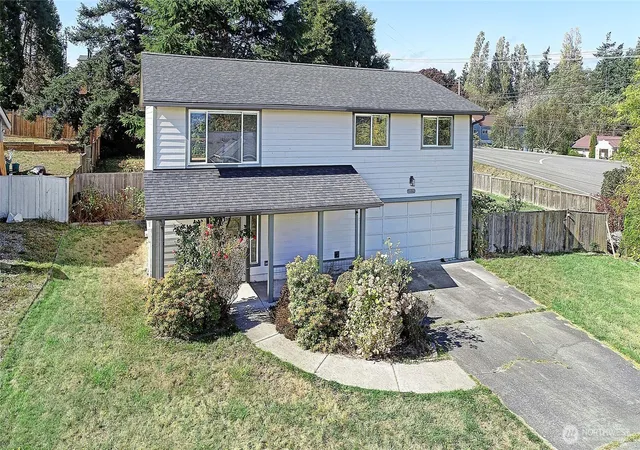 Photo 1 of Single family home for sale at 2029 Baymont Dr, Oak Harbor, WA 98277 | MLS# NWM2441812 | Listing updated on 2026-09-17