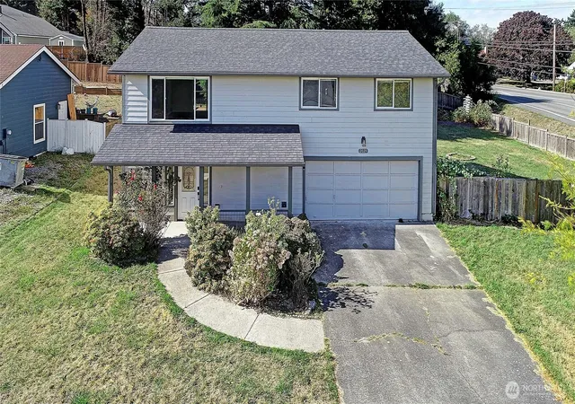 Photo 2 of Single family home for sale at 2029 Baymont Dr, Oak Harbor, WA 98277 | MLS# NWM2441812 | Listing updated on 2026-09-17