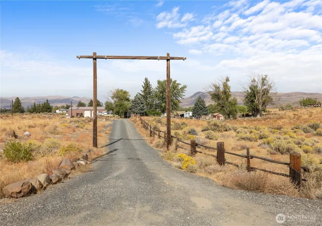 Photo 3 of Manufactured home for sale at 20842 Rd 247 SW, Mattawa, WA 99349 | MLS# NWM2442945 | Listing updated on 2026-10-02