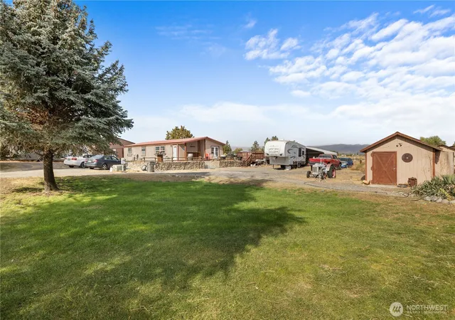 Photo 4 of Manufactured home for sale at 20842 Rd 247 SW, Mattawa, WA 99349 | MLS# NWM2442945 | Listing updated on 2026-10-02