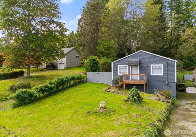 Photo 2 of Single family home for sale at 2735 Wishkah Rd, Aberdeen, WA 98520 | MLS# NWM2443746 | Listing updated on 2026-09-24