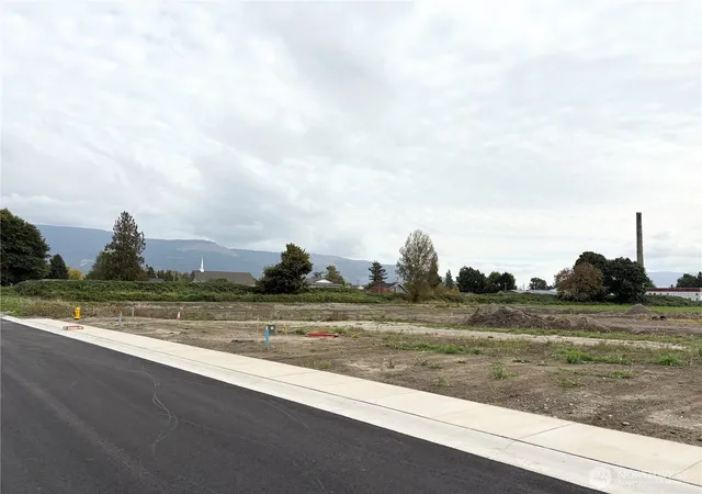 Photo 3 of Sale Pending at 412 W 3rd Street, Everson, WA 98247 | MLS# NWM2443770 | Listing updated on 2026-09-23