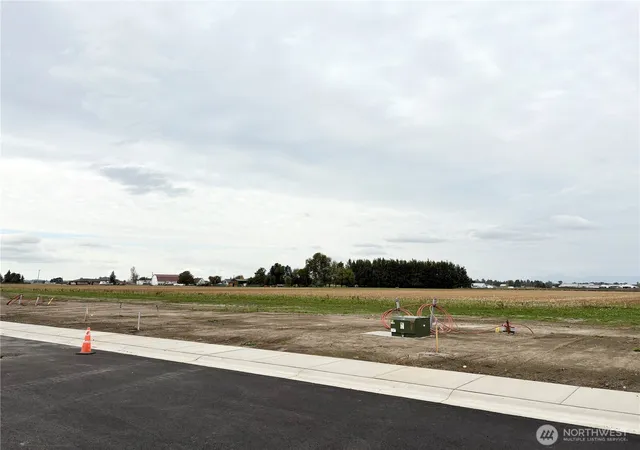 Photo 4 of Sale Pending at 408 W 3rd Street, Everson, WA 98247 | MLS# NWM2443773 | Listing updated on 2026-09-23