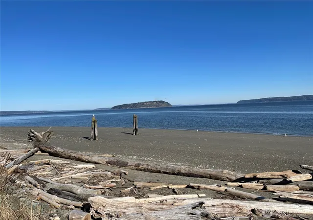 Photo 3 of Land for sale at 113 B Whidbey Is Dr, Hat Island, WA 98206 | MLS# NWM2444557 | Listing updated on 2026-09-17