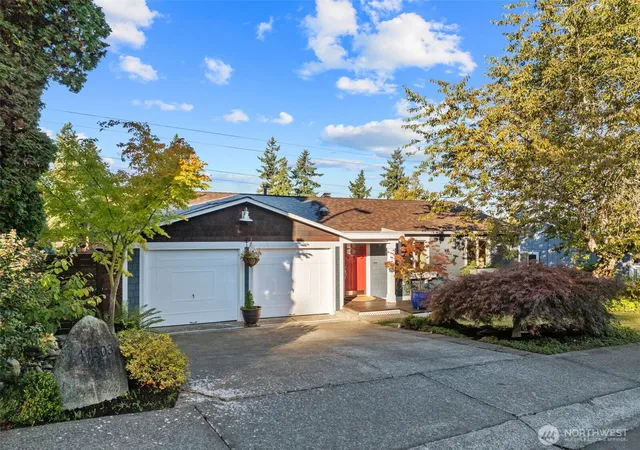 Photo 3 of Single family home for sale at 11303 126th Avenue Ne, Kirkland, WA 98033 | MLS# NWM2445405 | Listing updated on 2026-09-25