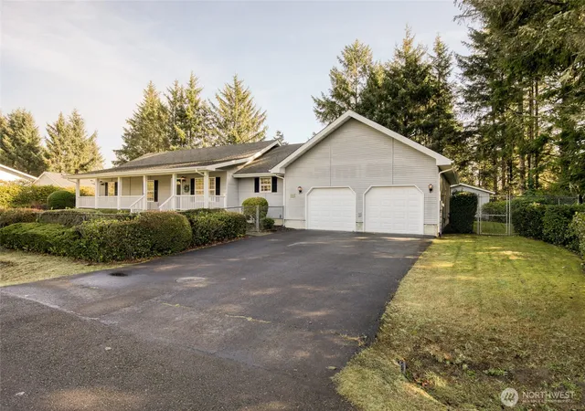 Photo 2 of Single family home for sale at 646 Woodland Loop Ne, Ocean Shores, WA 98569 | MLS# NWM2446430 | Listing updated on 2026-09-29