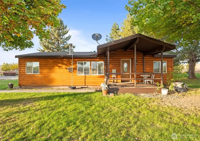 Photo 2 of Manufactured home for sale at 4372 Road 20 Ne, Soap Lake, WA 98851 | MLS# NWM2447798 | Listing updated on 2026-09-25