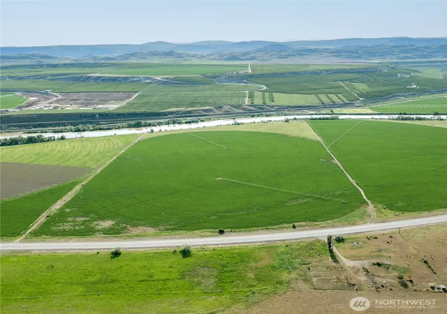 Photo 4 of House for sale at 27061 Highway 97, Okanogan, WA 98840 | MLS# NWM2447928 | Listing updated on 2026-09-17