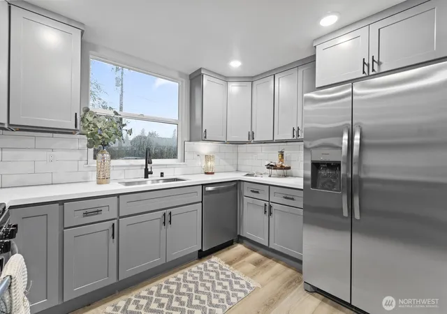 Photo 4 of Single family home for sale at 1114 2nd Avenue SW, Tumwater, WA 98512 | MLS# NWM2448100 | Listing updated on 2026-09-24