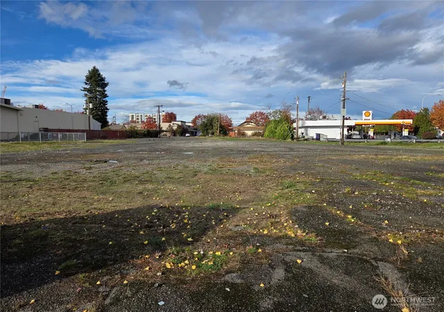Photo 1 of Land for sale at 225 Auburn Way S, Auburn, WA 98002 | MLS# NWM2448278 | Listing updated on 2026-09-17