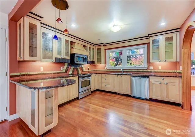 Photo 4 of Single family home for sale at 1313 Washington St, Sumner, WA 98390 | MLS# NWM2448834 | Listing updated on 2026-09-17