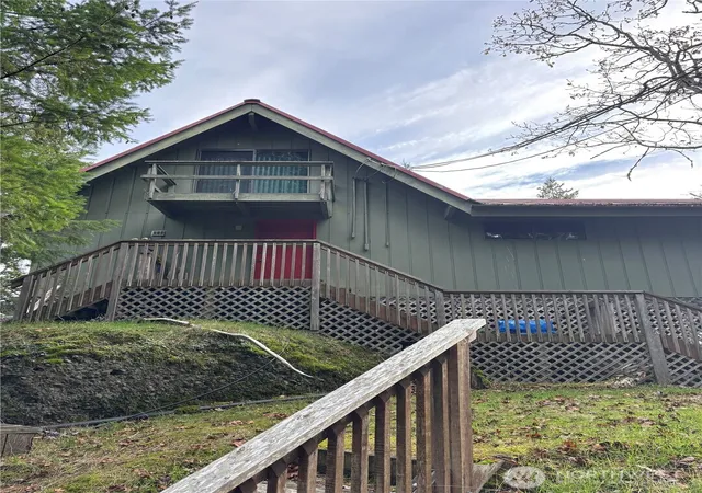 Photo 3 of Single family home for sale at 156 Vista Pl, Friday Harbor, WA 98250 | MLS# NWM2449235 | Listing updated on 2026-09-17